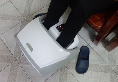 把足療店搬回家 銳珀?duì)柾茸阋惑w足療機(jī)，讓家人躺著追劇就是真享受